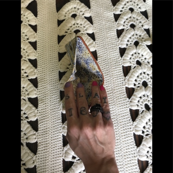 Icing Quilted Wallet With Adorable Gold Bow - Picture 14 of 16